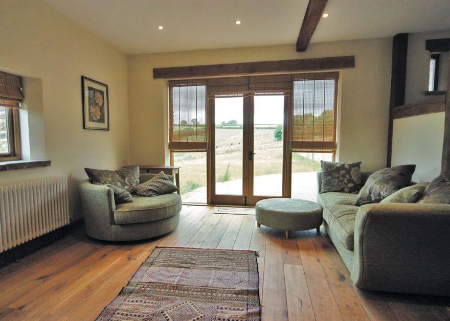 Green Dyffryn Barn - HW7659