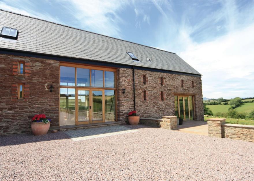 Green Dyffryn Barn - HW7659