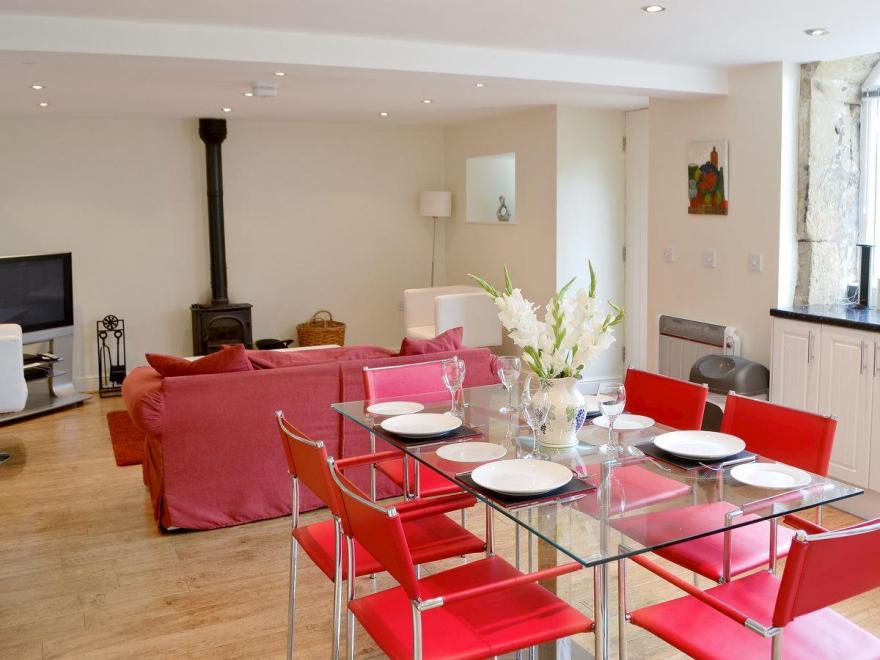 Oak Tree Barn - 27693