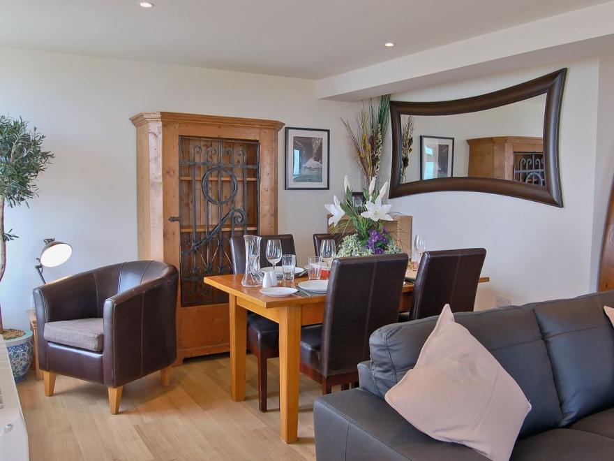 Apartment 4 The Haycyon - 27708