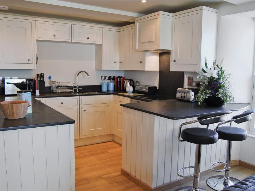 Apartment 4 The Haycyon - 27708