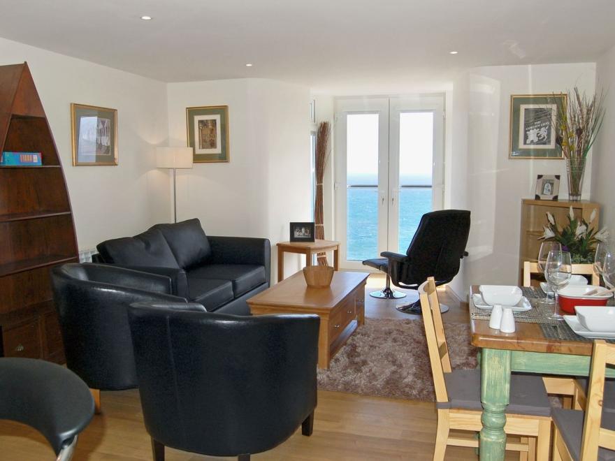 Apartment 3 The Haycyon- 27709