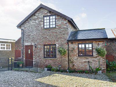 Thomsons Arms Cottages No1 -28041