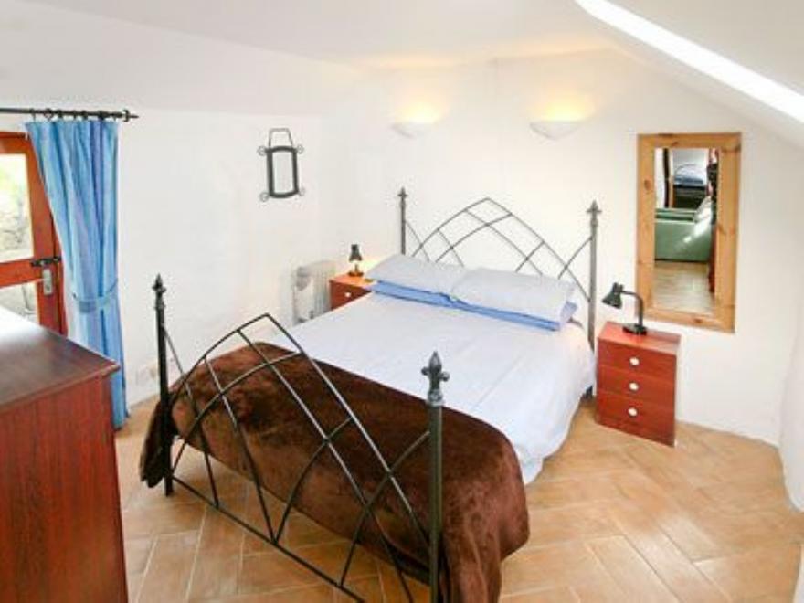 No 1 - Landsend Cottages