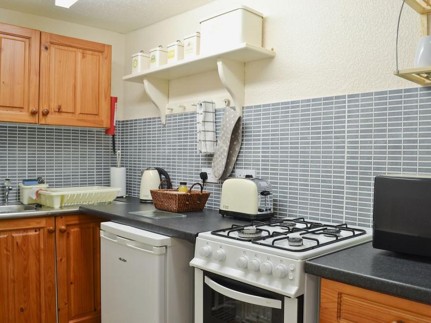 Dairy Cottage - 28344