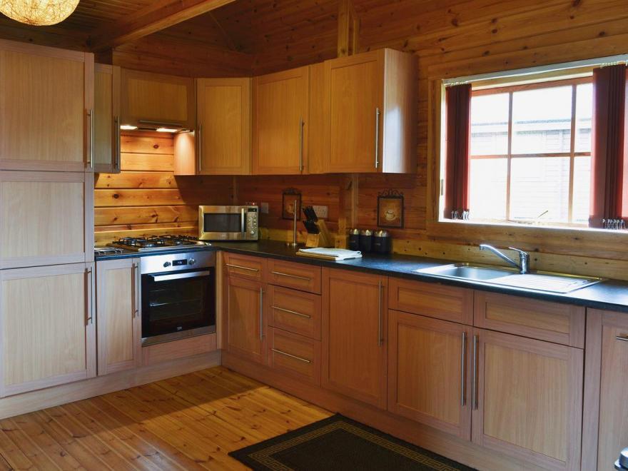 Sun View Lodge No 4 - HW7516