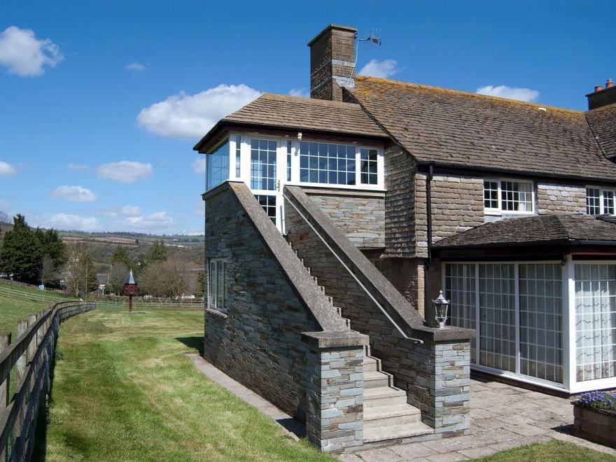 Valley View - UKC1851