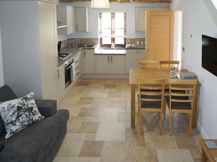 The Cob Barn - UKC1852