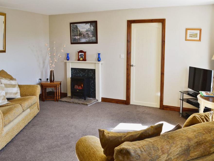 Wallace Cottage - 28857