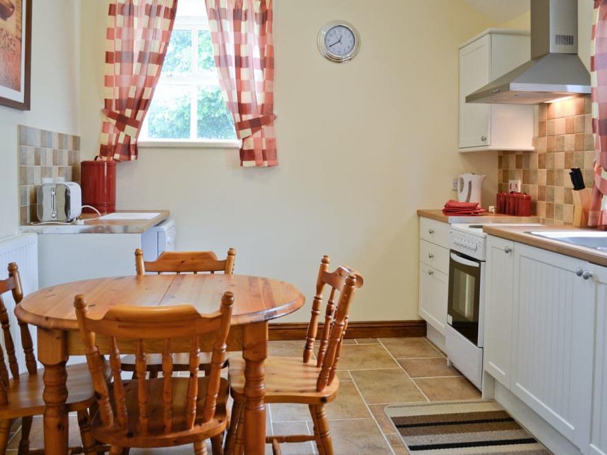 Wallace Cottage - 28857