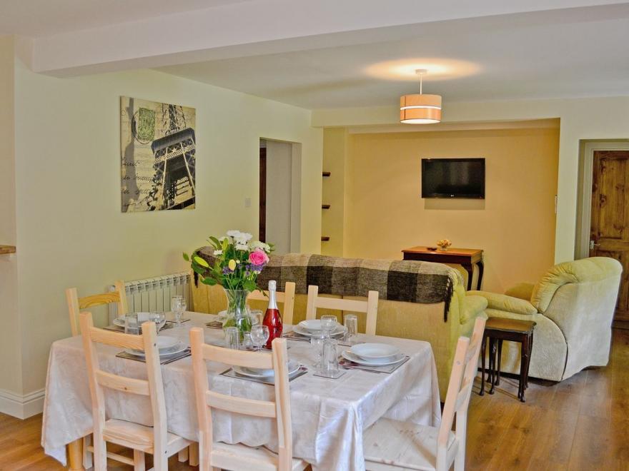 Barn Terrace - 28972