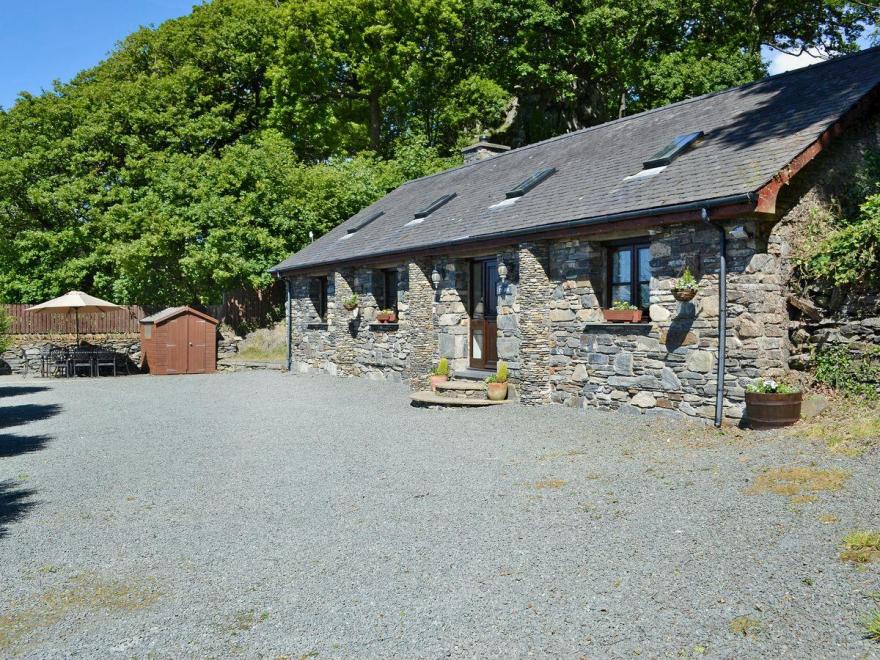 Ty Hir/Bwlch Gwyn Farm Equestrian Centre