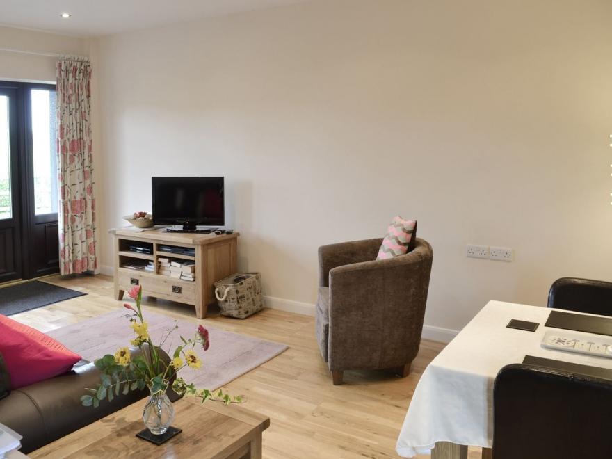 Four Jays Cottage - E5294