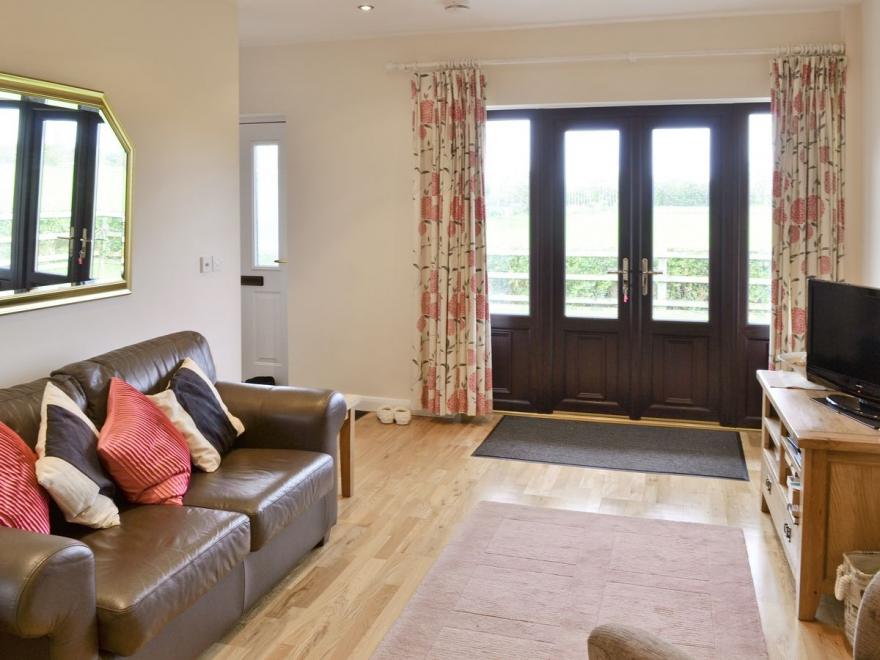 Four Jays Cottage - E5294