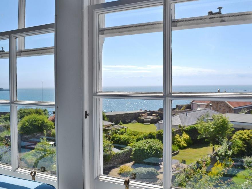 The Great Lodging Red House