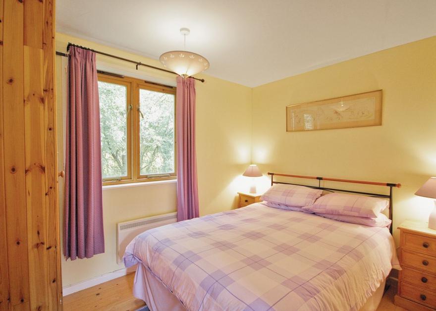 Briar Cottage - E5335