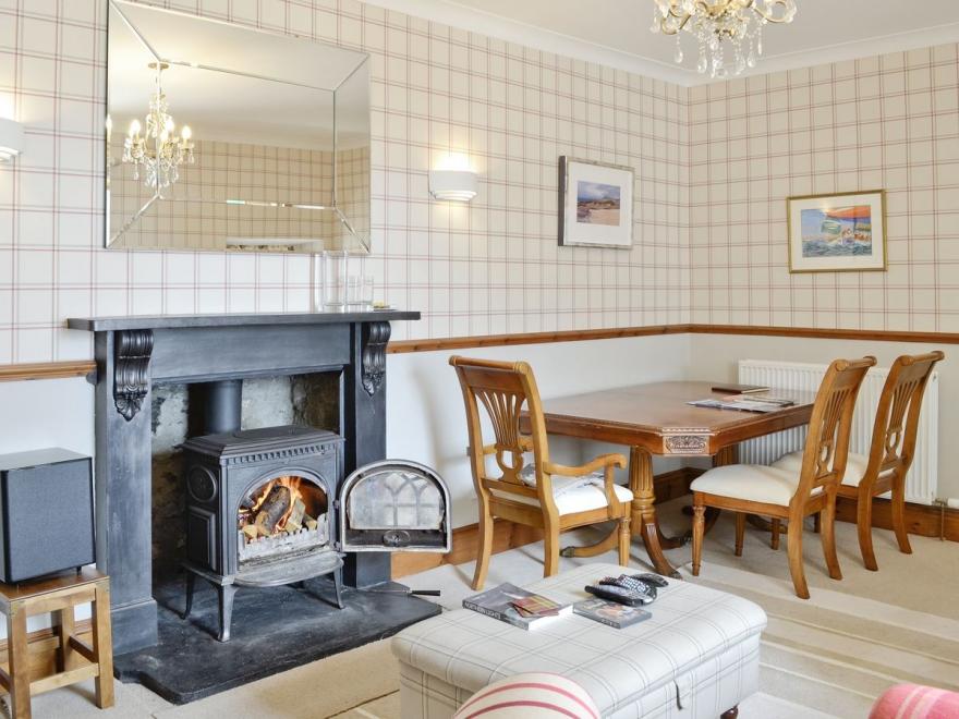 1 Girdleness Lighthouse Cottages