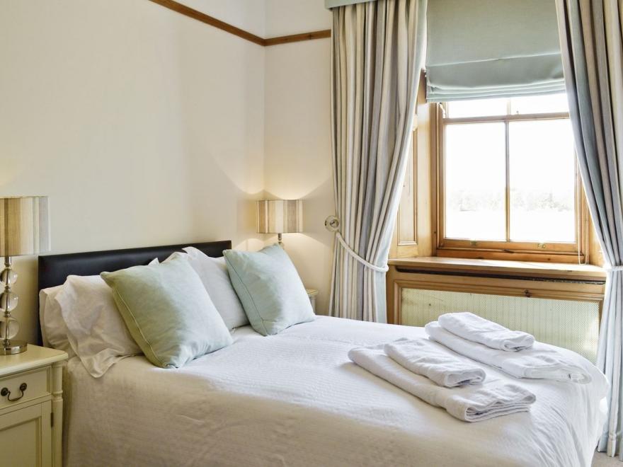 4 Girdleness Lighthouse Cottages