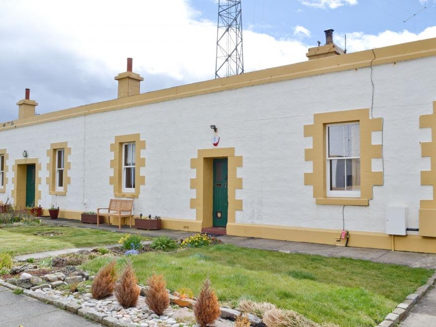 4 Girdleness Lighthouse Cottages