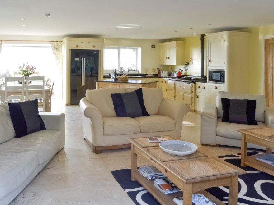 Woodpecker Cottage - UKC764