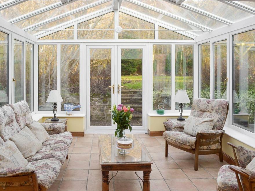 The Old Stables - UKC765