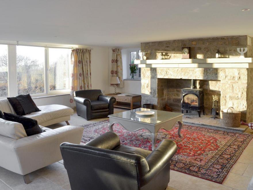 The Piggeries - UKC766