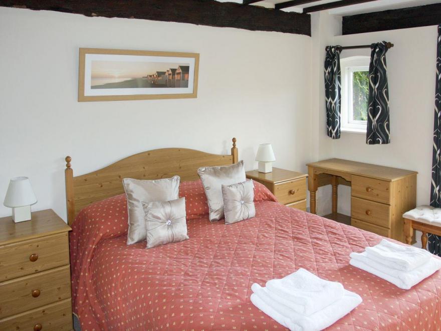 Cooke Cottage - 26401