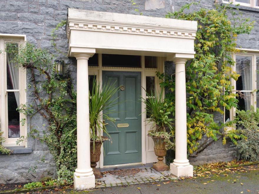 The Manor House - JAV