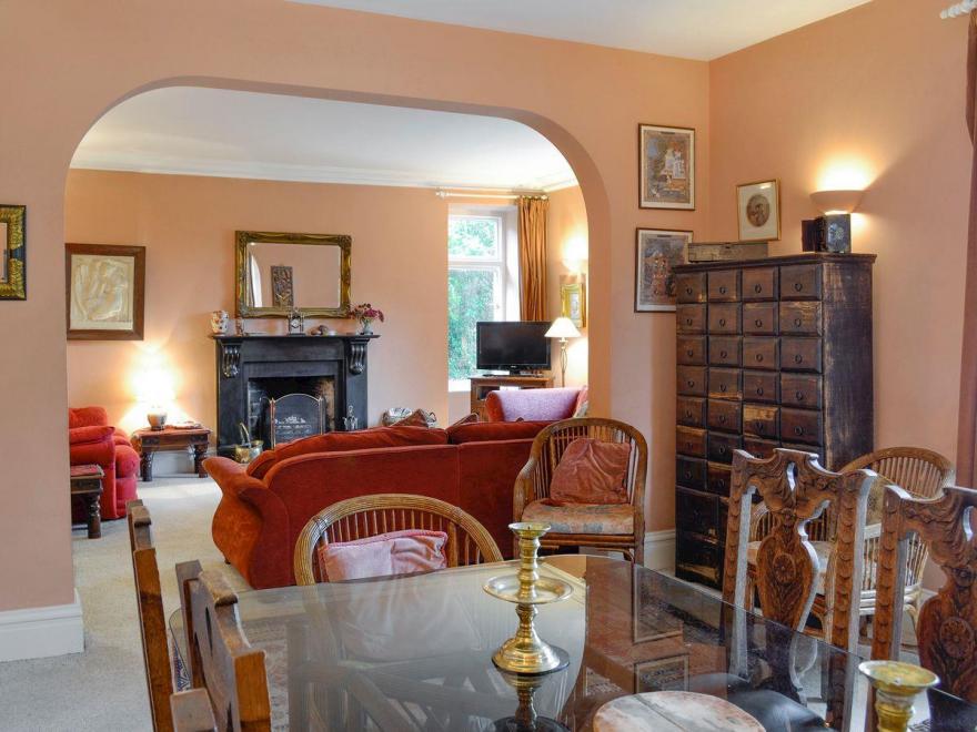 The Manor House - JAV