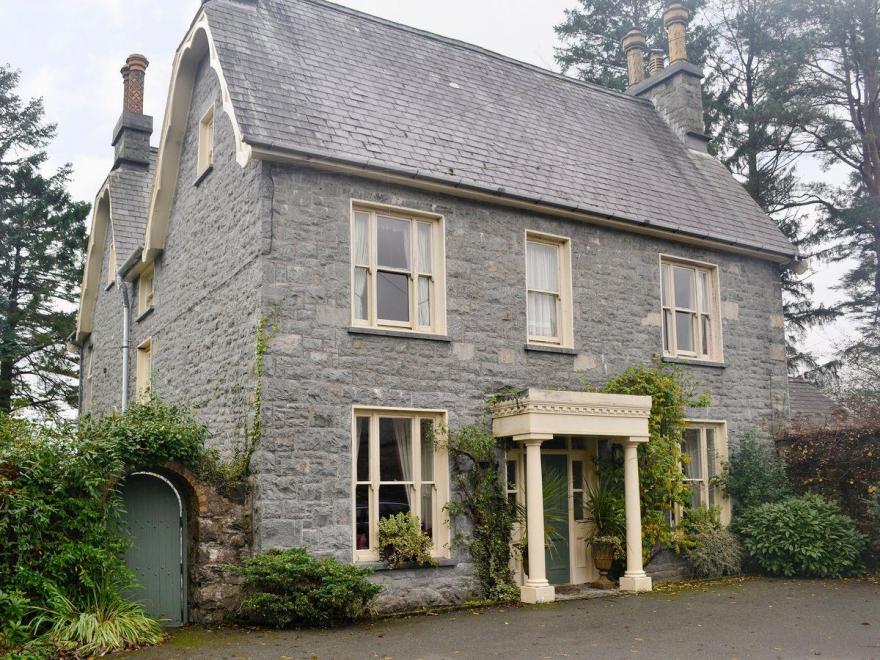 The Manor House - JAV