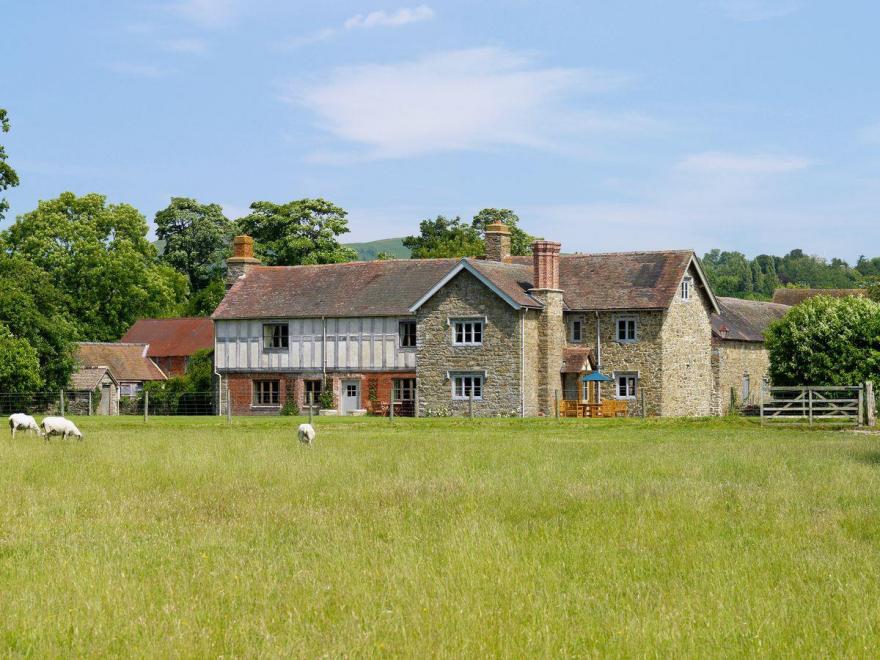 Henley Farmhouse - Rjj3