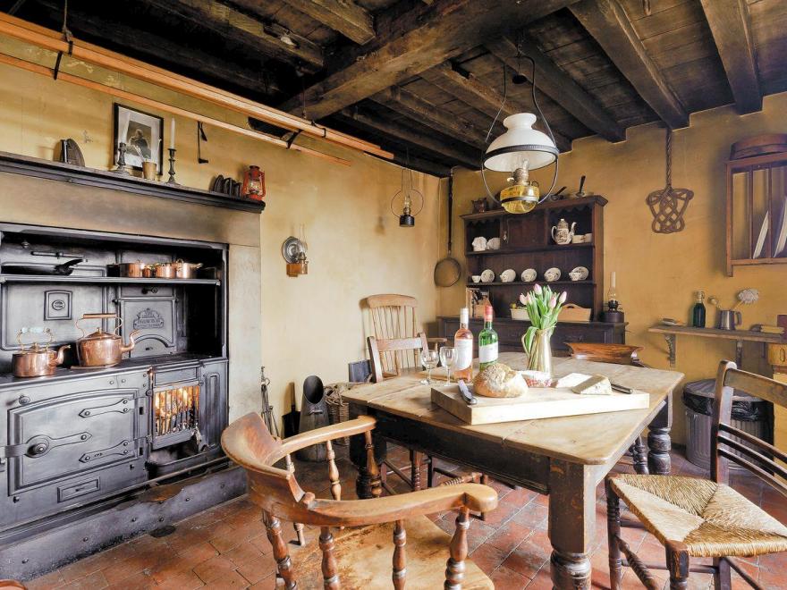 Number 1 Henley Cottage - Roo4