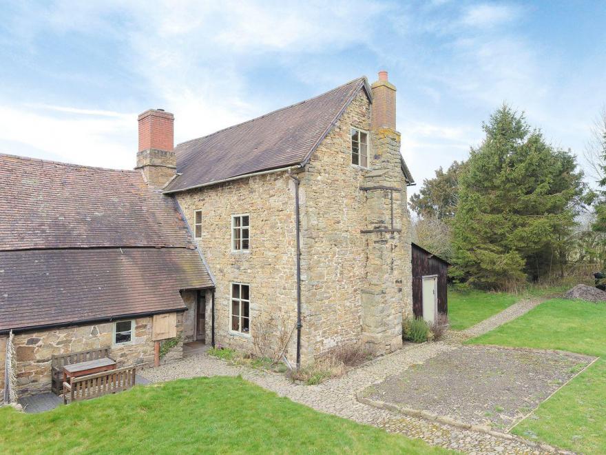 Number 1 Henley Cottage - Roo4