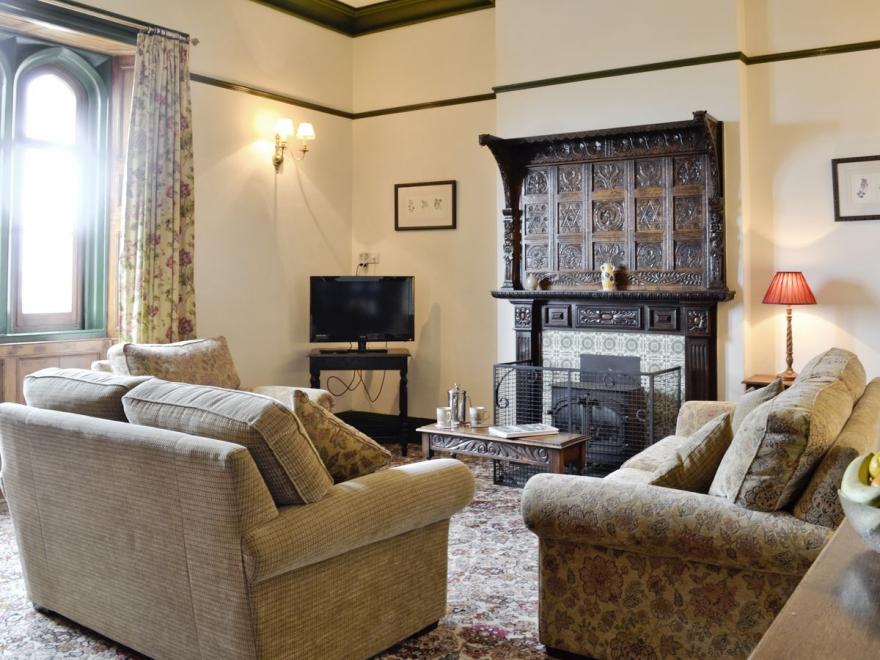 Penn-Curzon Apt - FHK