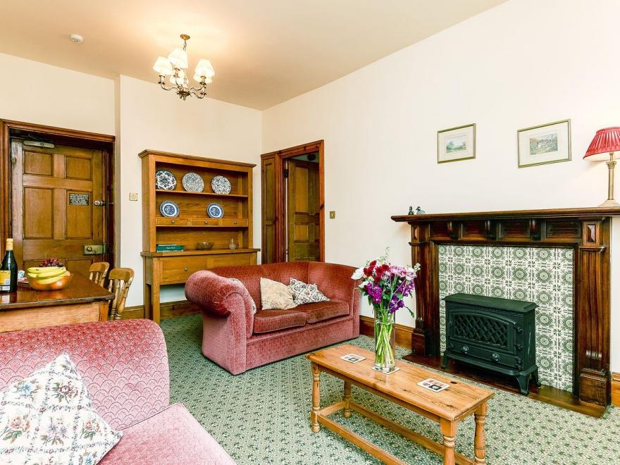 Basset Apartment - FHL