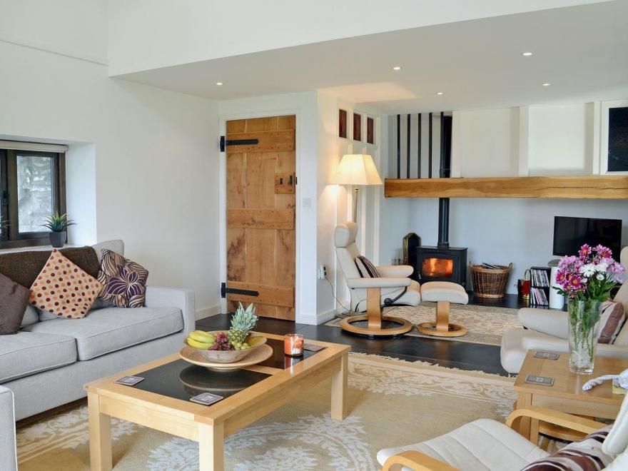 Cennen Cottages- Longhouse