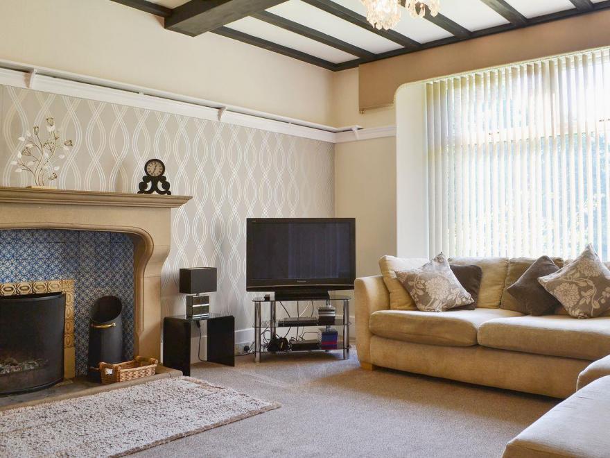 Corner Cottage - LP2