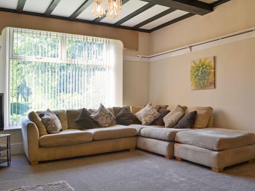 Corner Cottage - LP2