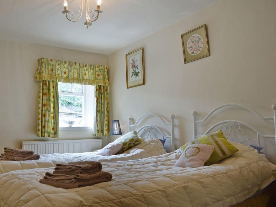 Stable Cottage - E5118