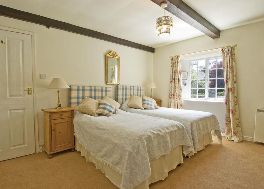 Carriage House - E5119