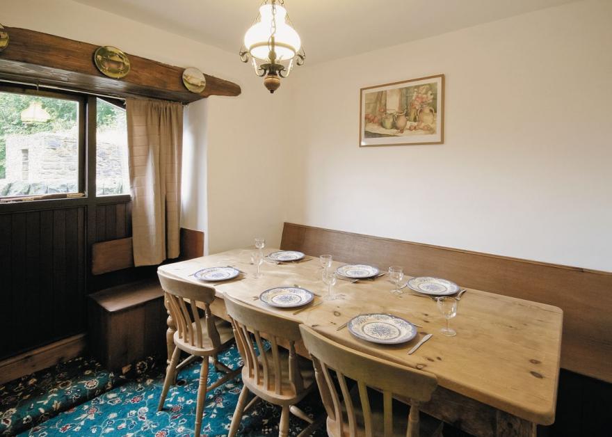 Pennine Cottage - E1669