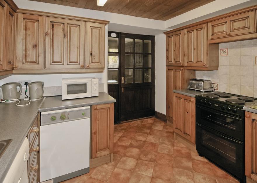 Pennine Cottage - E1669