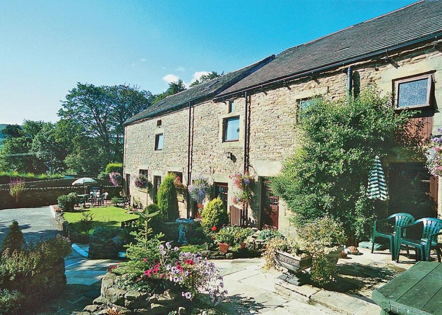 Pennine Cottage - E1669