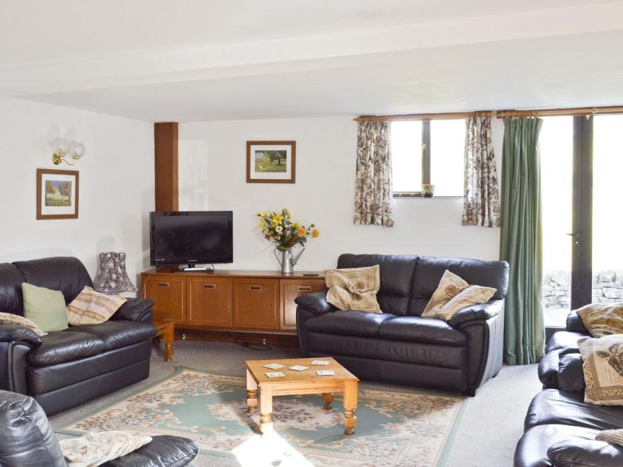 Elm Cottage - RCHP133