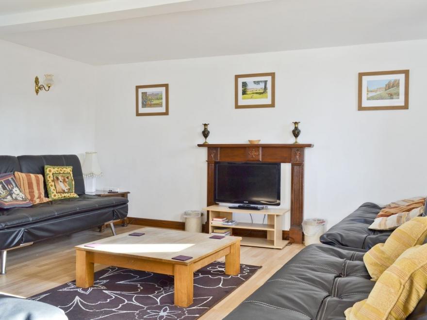 Pine Cottage - RCHP140