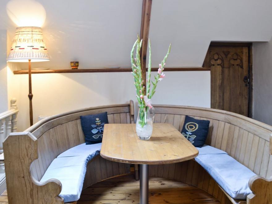 The Old Sunday School - E5203