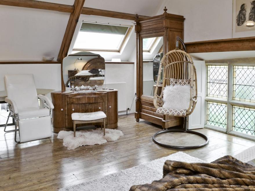 The Old Sunday School - E5203