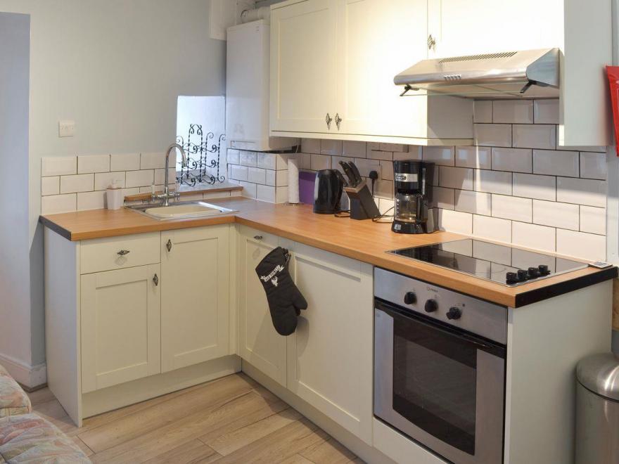 1 Broom Hill Cottage