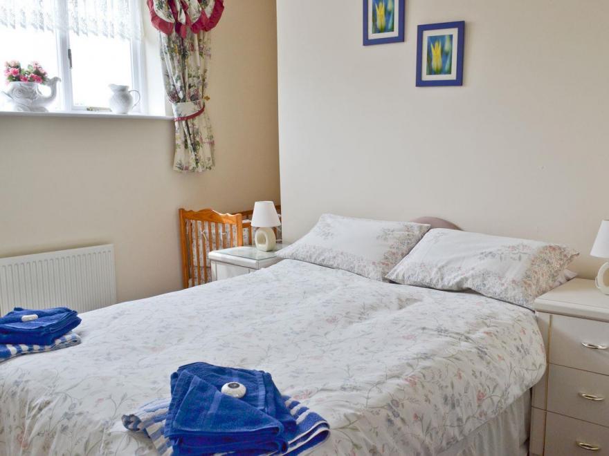 Waverley Cottage- Beechings Mews