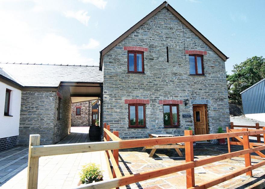 The Hay Suite - HW7553